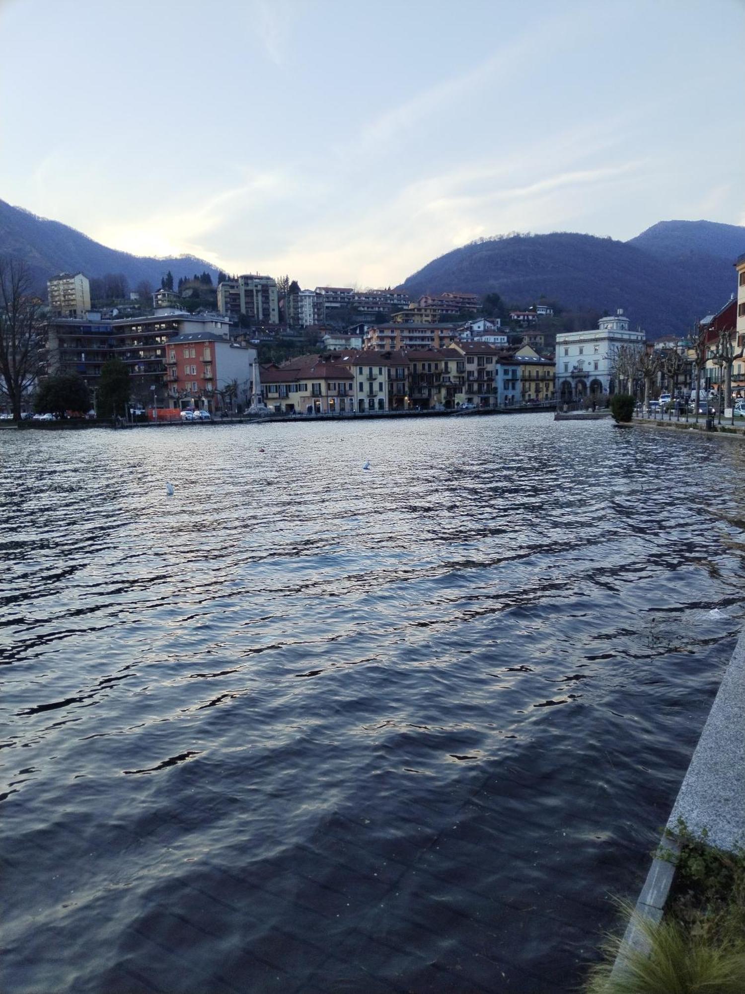 Un Balcone Sul Lago Omegna Buitenkant foto